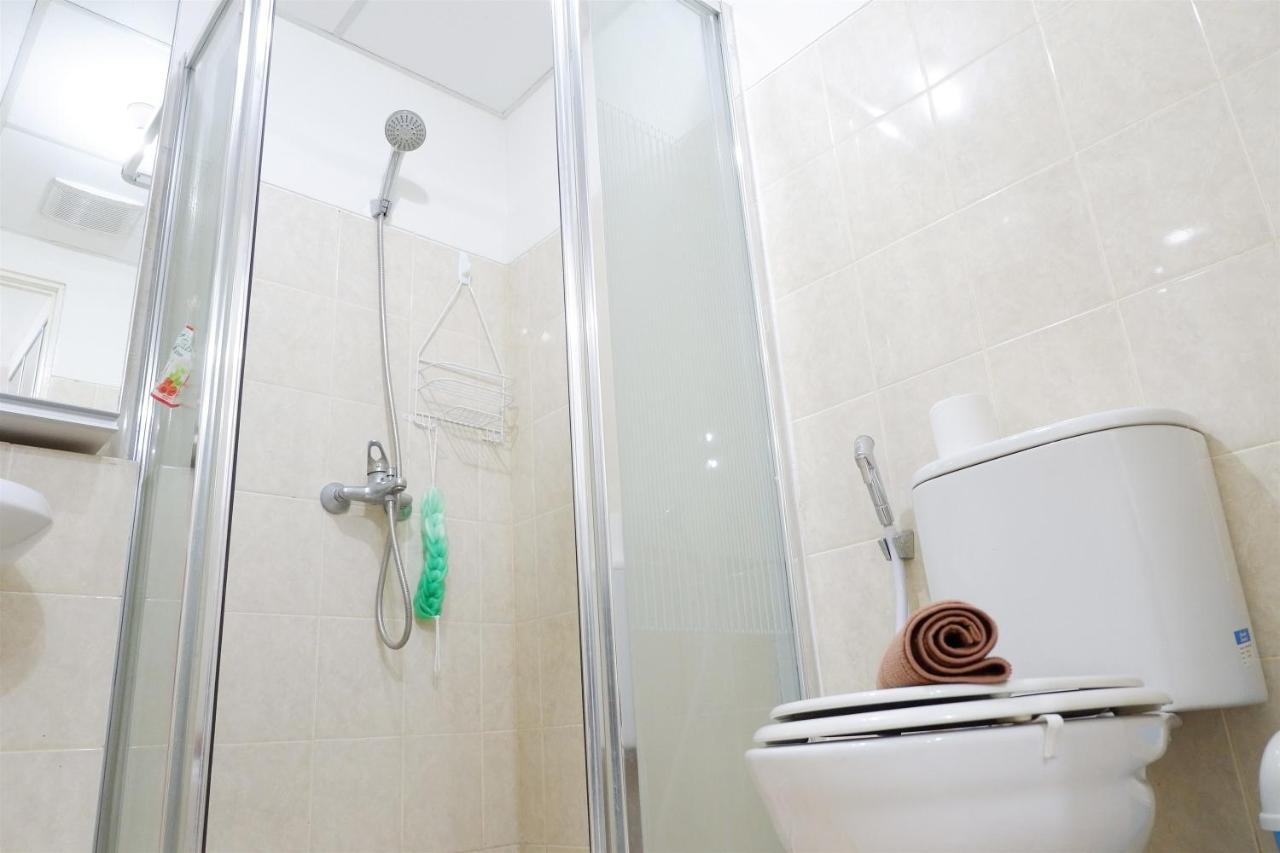 Homey 1Br At The Wave Near Epicentrum Kuningan By Travelio Джакарта Экстерьер фото